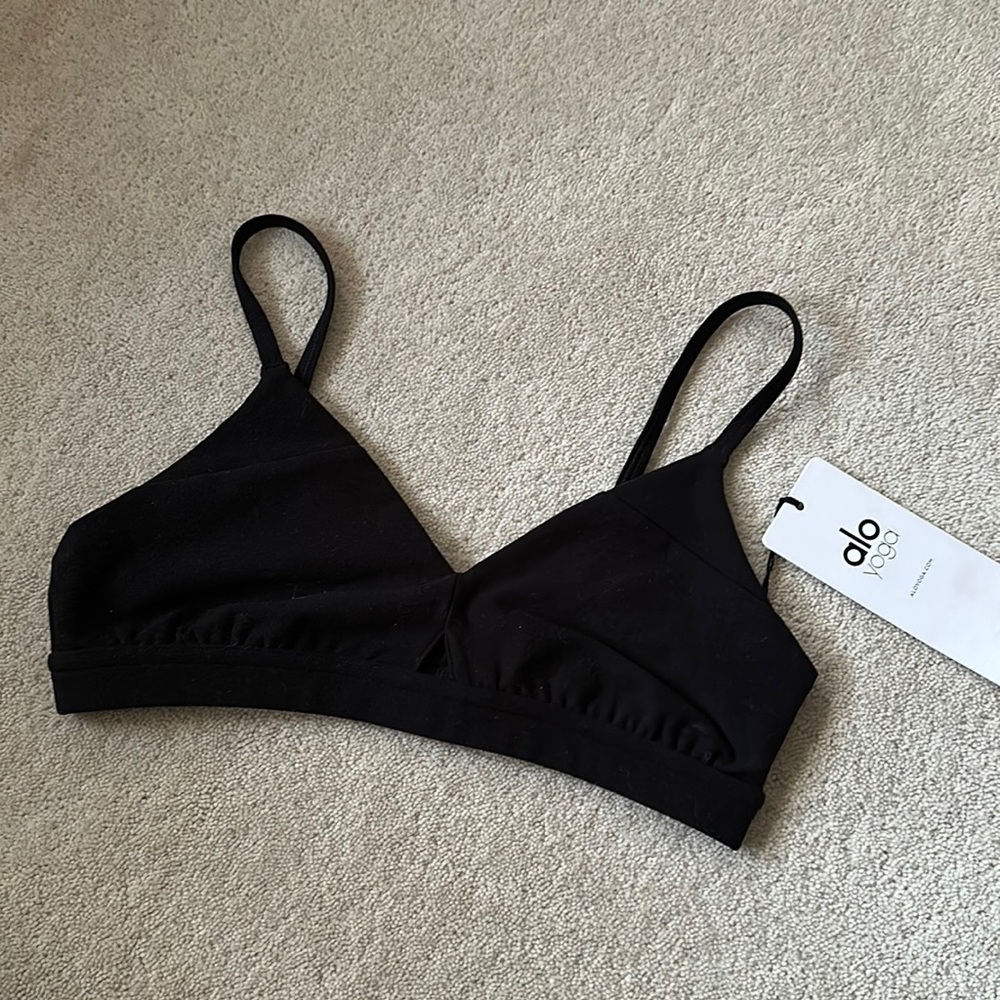 Alo yoga lounge bra!